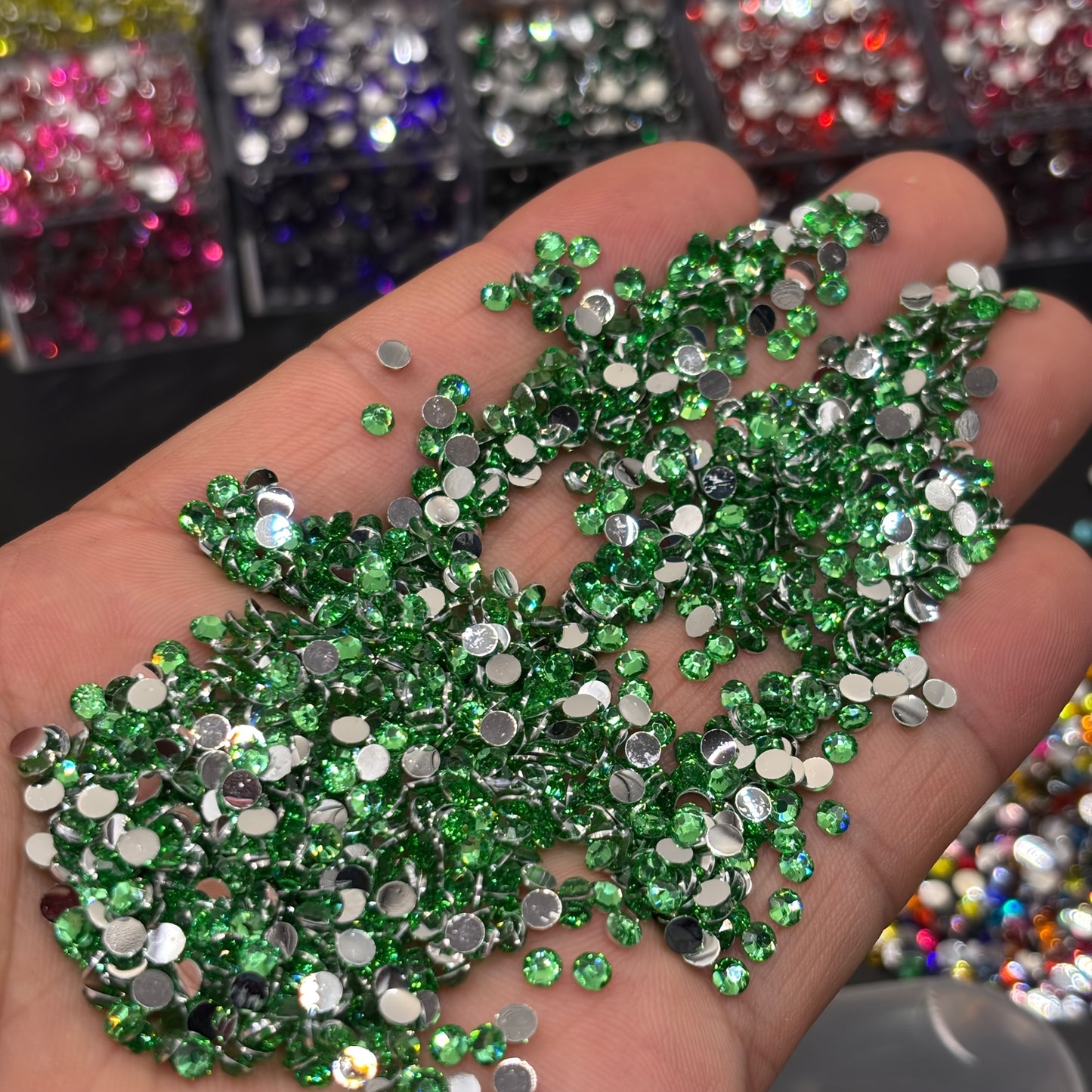 25 Colors / 18600pcs of 5D Resin Round Rhinestones, 3Mm Diameter Silvery Flat-Back Gems, Suitable for Crafts, Coasters, Keychains, Wreaths, Nail Art, And More Creative Projects - a Perfect Match for Your Artistic Creations, N