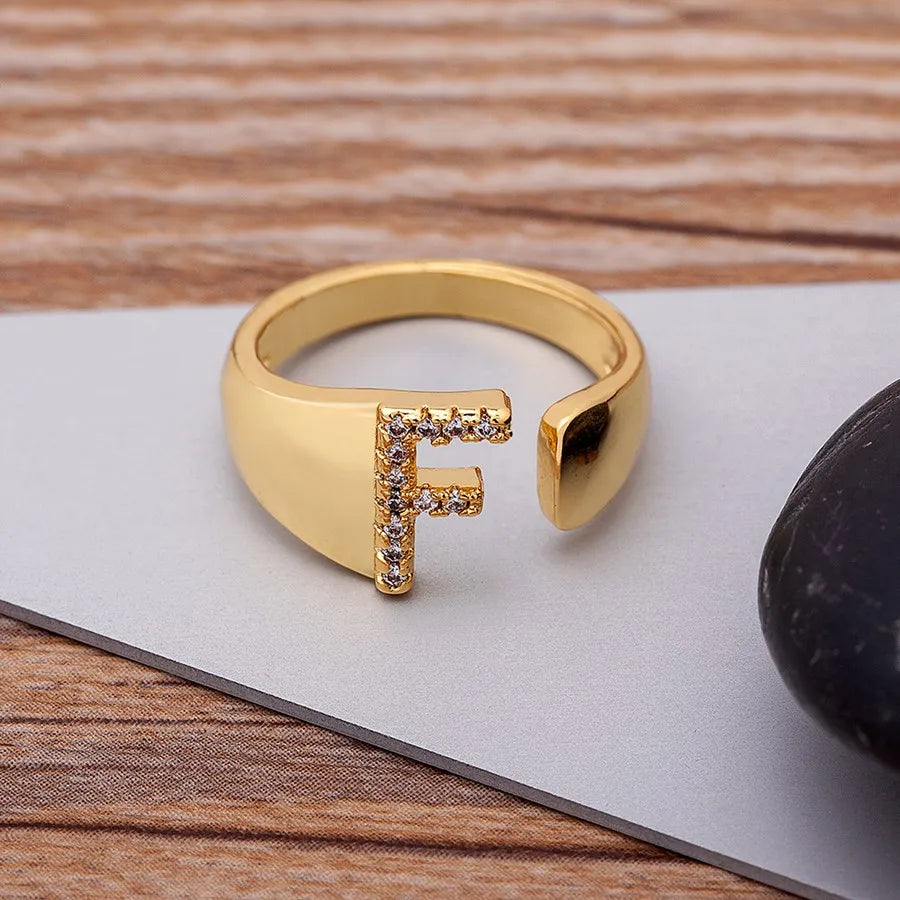 New Fashion A-Z Letter Gold Color Metal Adjustable Opening Ring Initials Name For Women Finger Rings Party Crystal Jewelry Ladies Girls Luxury Jewelry Supplies