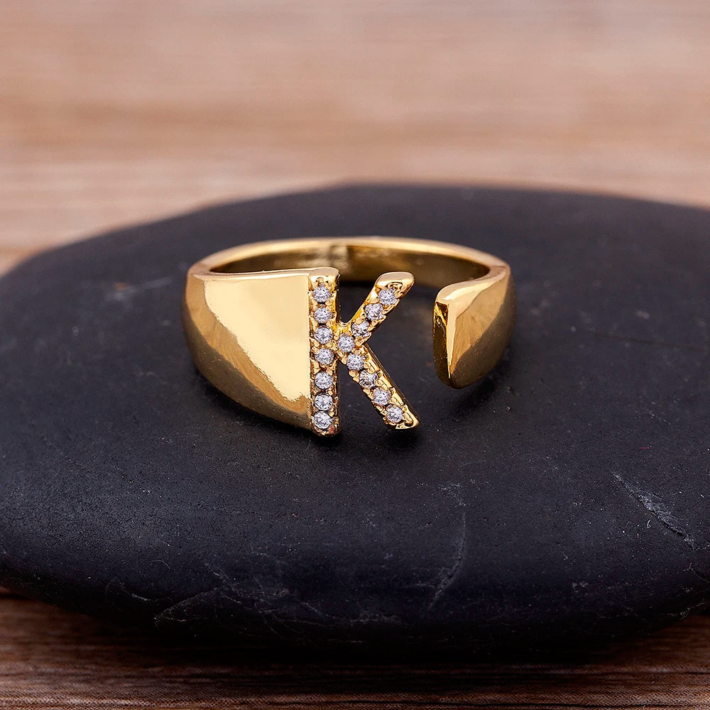 New Fashion A-Z Letter Gold Color Metal Adjustable Opening Ring Initials Name For Women Finger Rings Party Crystal Jewelry Ladies Girls Luxury Jewelry Supplies