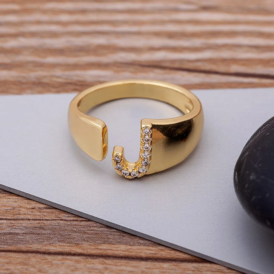 New Fashion A-Z Letter Gold Color Metal Adjustable Opening Ring Initials Name For Women Finger Rings Party Crystal Jewelry Ladies Girls Luxury Jewelry Supplies