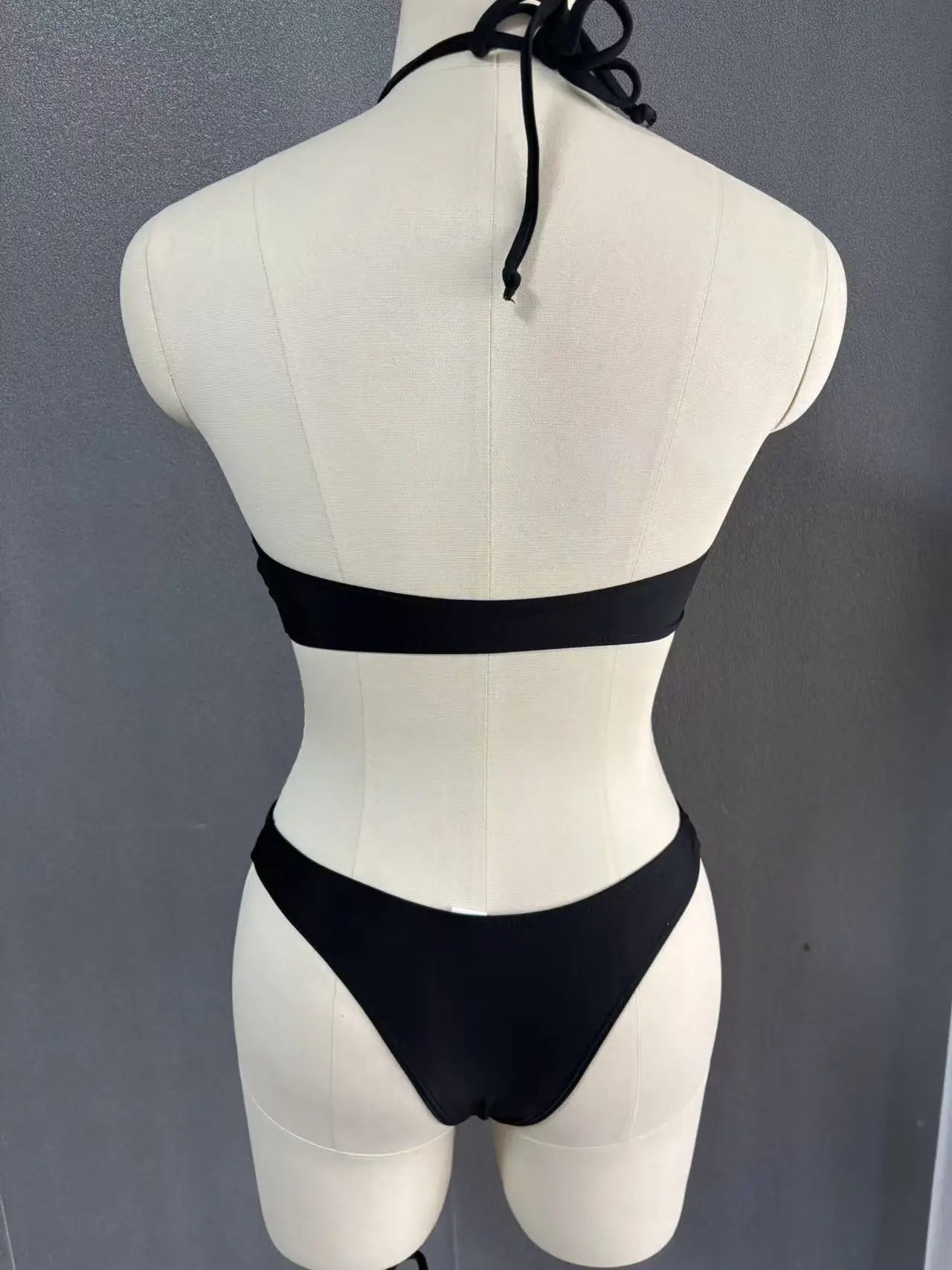 NEW Arrivals 3 PCS Set Black Color Women Sexy Swimwear Bandeau Top Brazilian G-String Bikini and Skirt Set Cover Ups S-L Size Swimsuit Swimming Pool Beachwear Ladies Sexy Bathing Apparel Supplies