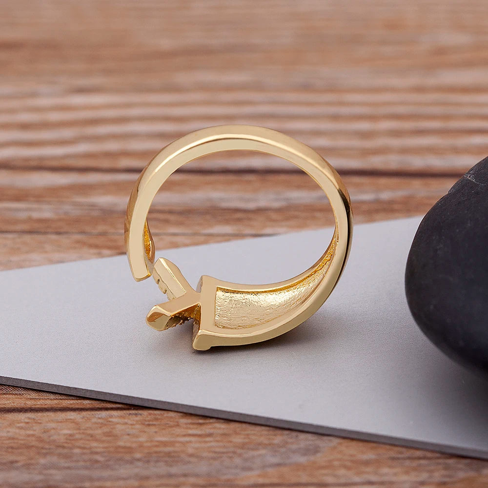 New Fashion A-Z Letter Gold Color Metal Adjustable Opening Ring Initials Name For Women Finger Rings Party Crystal Jewelry Ladies Girls Luxury Jewelry Supplies