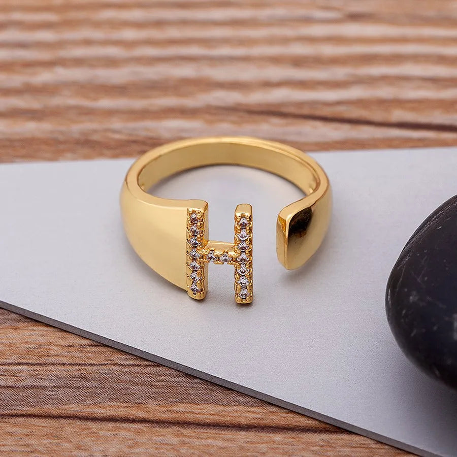 New Fashion A-Z Letter Gold Color Metal Adjustable Opening Ring Initials Name For Women Finger Rings Party Crystal Jewelry Ladies Girls Luxury Jewelry Supplies