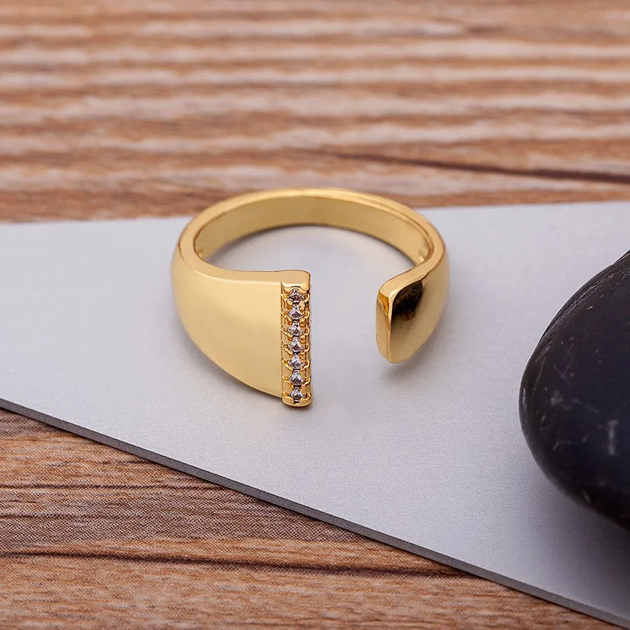 New Fashion A-Z Letter Gold Color Metal Adjustable Opening Ring Initials Name For Women Finger Rings Party Crystal Jewelry Ladies Girls Luxury Jewelry Supplies