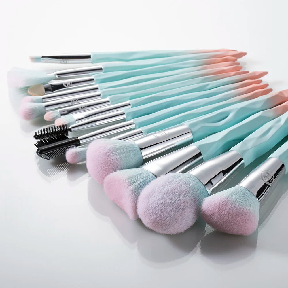 KOSMETYKI 15PCS Professional Makeup Brushes Set Cosmetic Foundation Powder Face Lip Eye Eyeshadow Concealer Brush Makeup Tool
