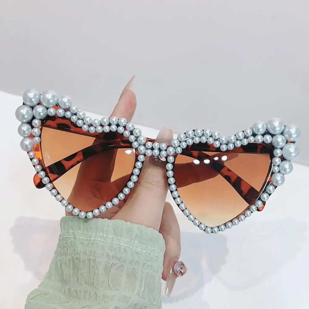 NEW Arrivals Women Luxury Diamond Frame Heart Shape Sunglasses Large Anti UV400 Sun Glasses for Ladies Wedding Guests Birthday Party New Year Party Eyewear Bachelorette Hen Party Accessories