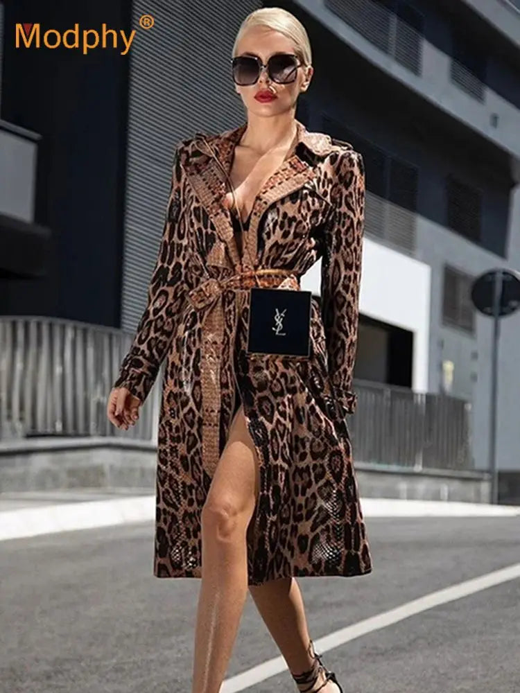 NEW Arrivals Luxury High Quality Winter New Snake Coat Women Sexy Belt Slim Patent Leather Washed Coats Female Evening Red Carpet Evening Nightclub Party Girls Ladies Luxury Fashion Clothing Supplies