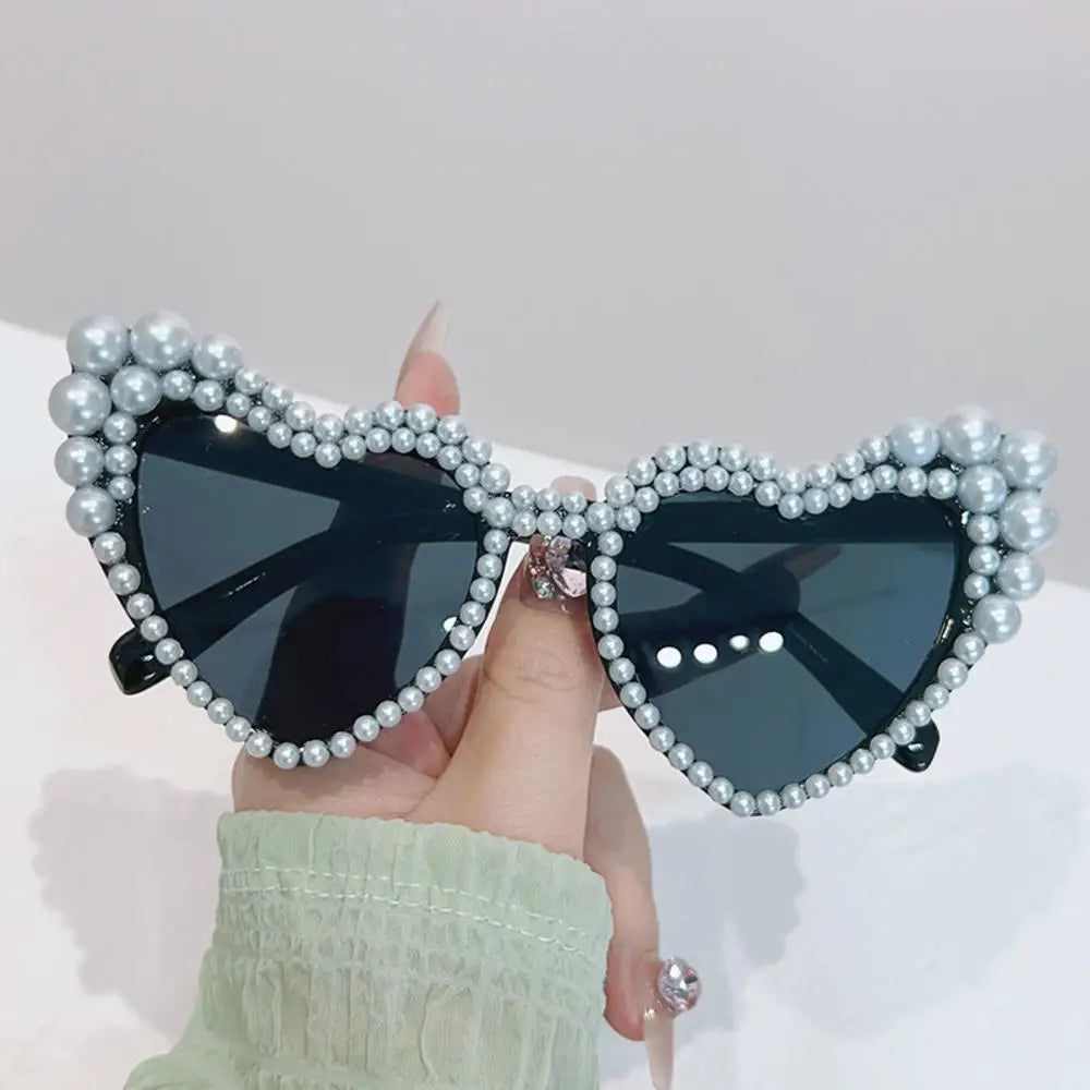NEW Arrivals Women Luxury Diamond Frame Heart Shape Sunglasses Large Anti UV400 Sun Glasses for Ladies Wedding Guests Birthday Party New Year Party Eyewear Bachelorette Hen Party Accessories