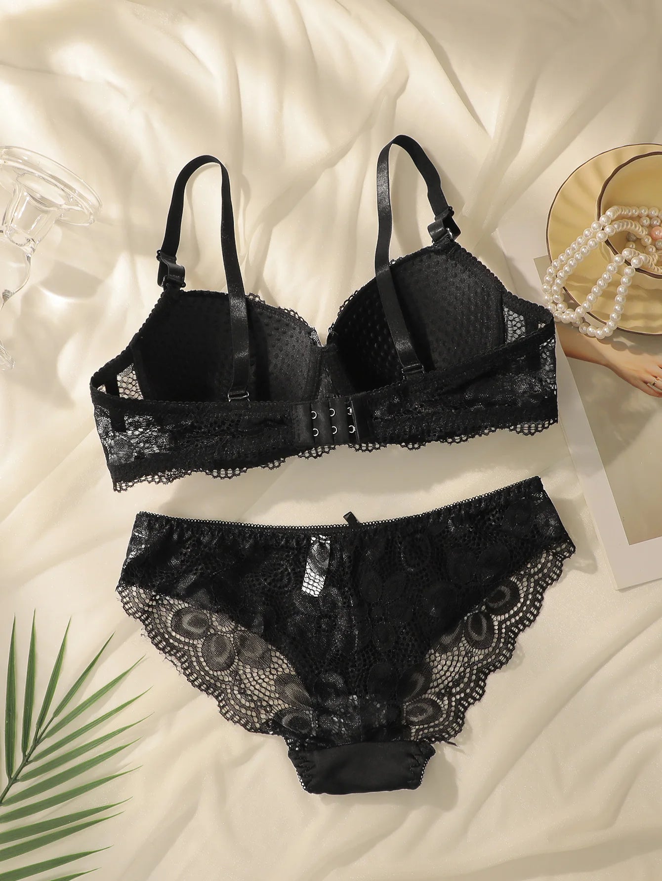 NEW Arrivals Hot Selling Transparent Floral Two Pieces Clothing Underwire Push Up Lingerie For Woman A2123 Sexy Lingerie