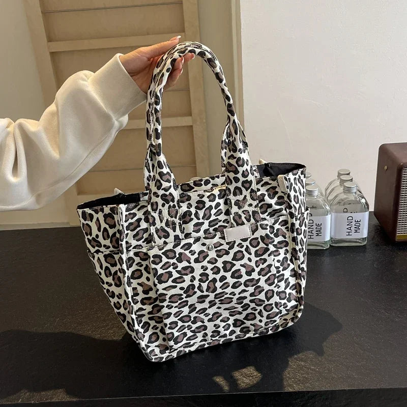 NEW Luxury Leopard Pattern Nylon Women's Zipper Shoulder Bag Make -Up Storage Organizer Cases Hot Sale Large Capacity Tote Bags Fashionable Leopard Shoulder Bag Travel Shopping Outdoor Luxury Bags