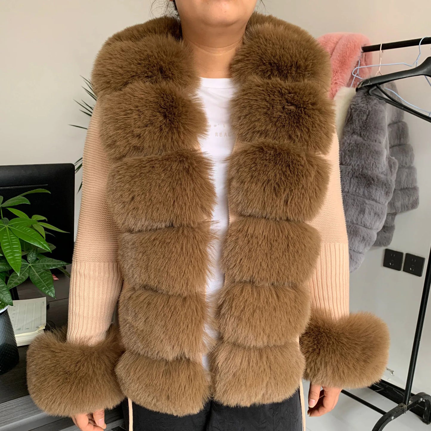 Luxury Women Girls Faux Fur Knit Sweater Cardigan Spring Autumn Winter Elegant Knitted Sweater with Faux Fox Fur Collar Ladies Winter Luxury Fashion Clothing Products
