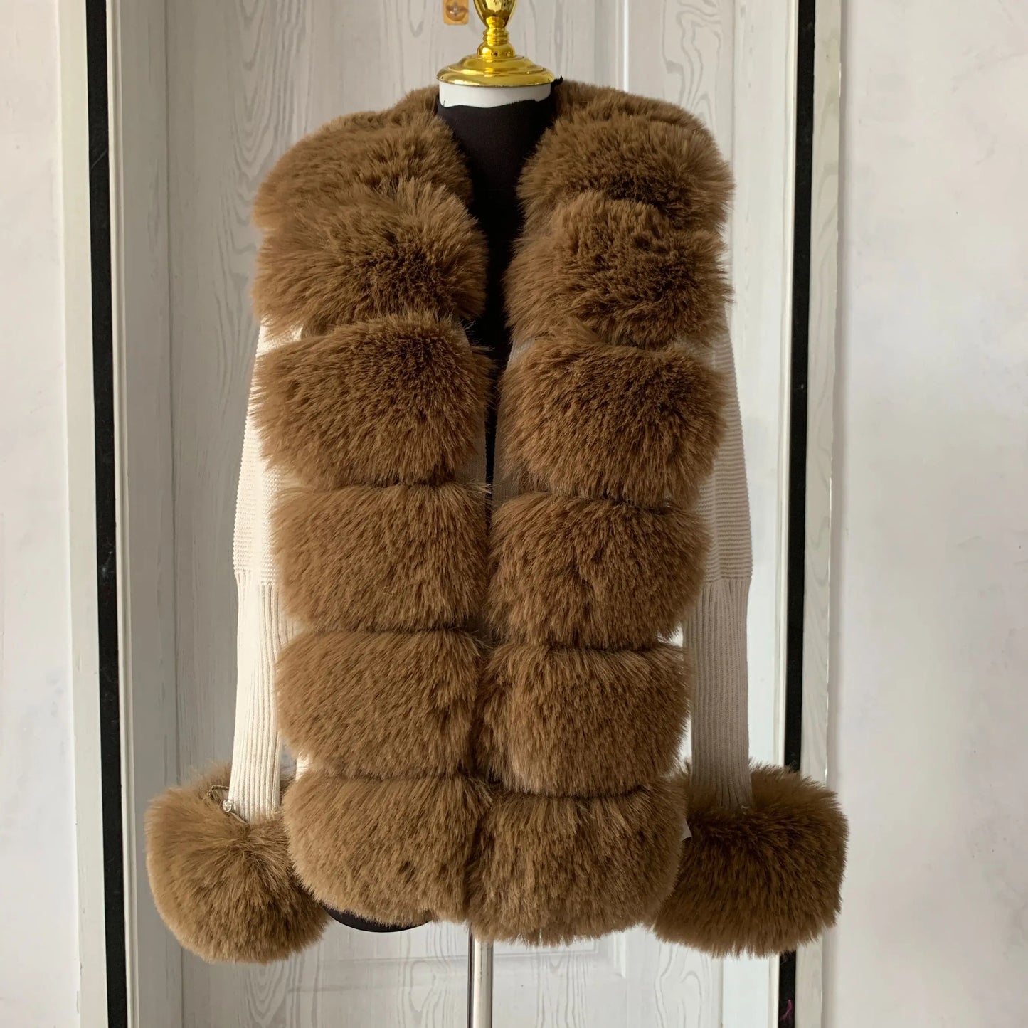 Luxury Women Girls Faux Fur Knit Sweater Cardigan Spring Autumn Winter Elegant Knitted Sweater with Faux Fox Fur Collar Ladies Winter Luxury Fashion Clothing Products