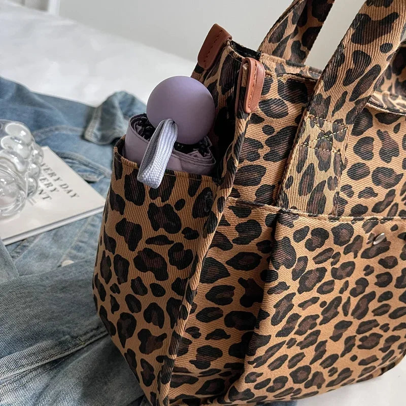 NEW Luxury Leopard Pattern Nylon Women's Zipper Shoulder Bag Make -Up Storage Organizer Cases Hot Sale Large Capacity Tote Bags Fashionable Leopard Shoulder Bag Travel Shopping Outdoor Luxury Bags