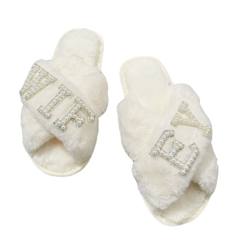 NEW Arrivals Bride/Wifey/I DO Slippers Wedding Honeymoon Pearl Letter Leaky Toe Shower Slippers Bride Gift Wedding Props Valentine's Day Gift