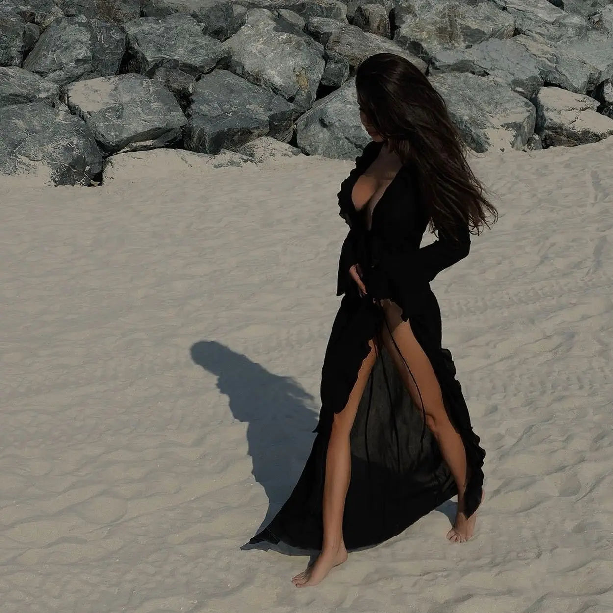 White/Black Color Beach Cover Up Dress Chiffon Long Sleeve Sunscreen Beachwear Women Clothing Sexy V Neck Ruffled Black White New Tunic Ladies Beachwear Outfits