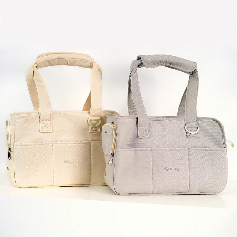 Pets Travel Go Out and Pack Puppies. Portable One-Shoulder Bags are Suitable for Cats and Small Dogs to Carry Outdoors than Bears.