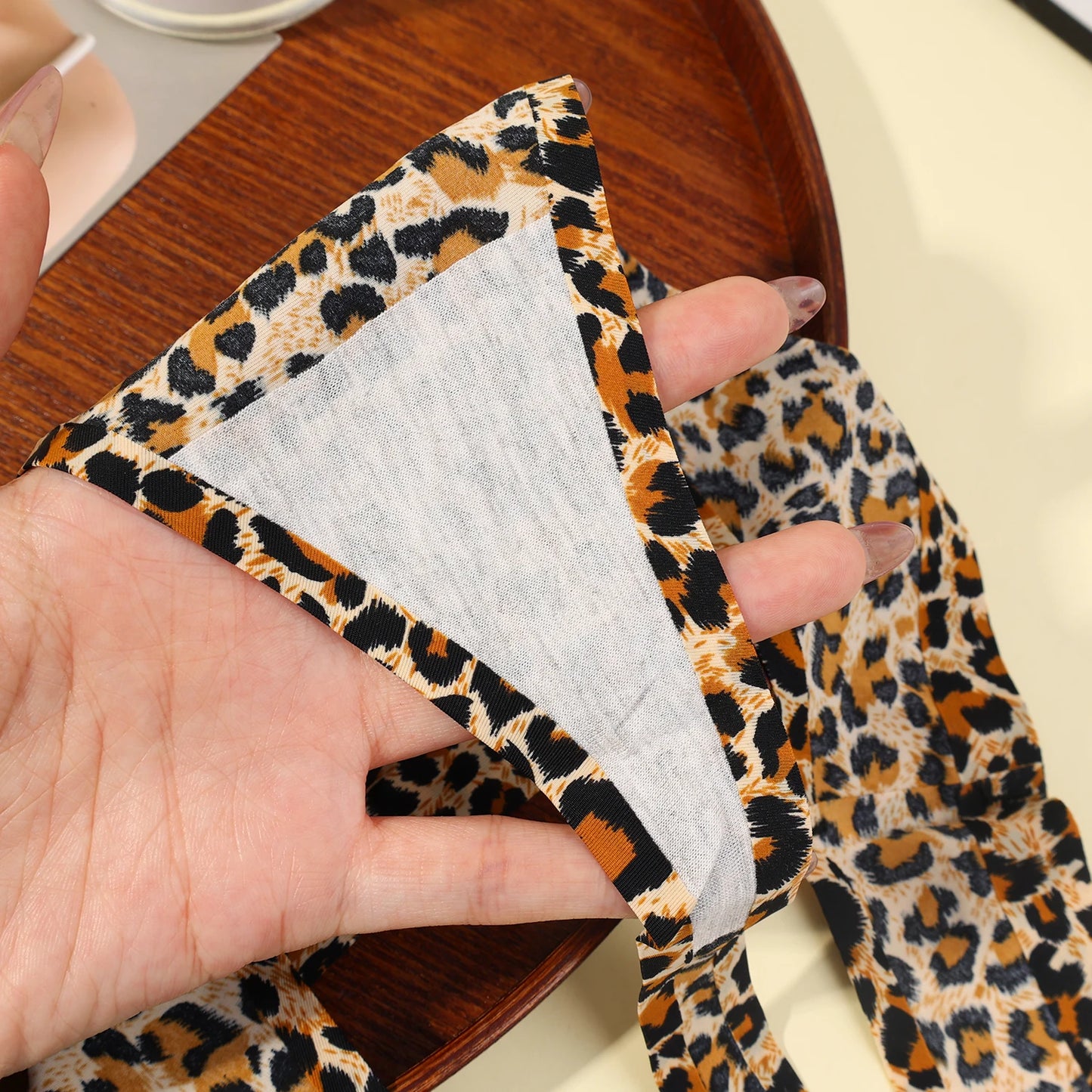 NEW Arrivals 3Pcs/Set Sexy Leopard Thongs G-String Women Panties Thongs Fashion Underwear Seamless Printed Panties Breathable Cozy Bikini Silk T-Back Ladies Girls Sexy Underwear Supplies