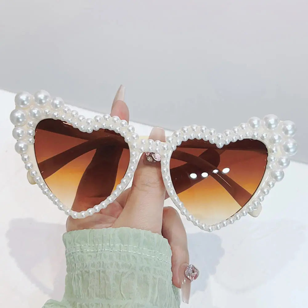 NEW Arrivals Women Luxury Diamond Frame Heart Shape Sunglasses Large Anti UV400 Sun Glasses for Ladies Wedding Guests Birthday Party New Year Party Eyewear Bachelorette Hen Party Accessories