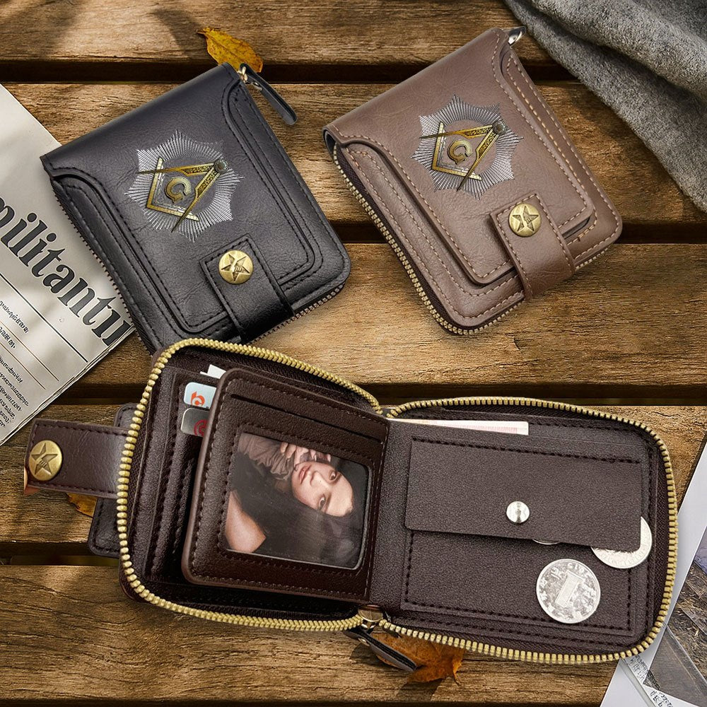 Illuminati's Freemason A Stylish Men's Coin Purse from The Freemasonry Collection, Featuring Classic Retro Prints. This Unisex Wallet Has a Zipper Closure, Making It Perfect for Outings, Travel, Walks, Shopping, And Picnics.