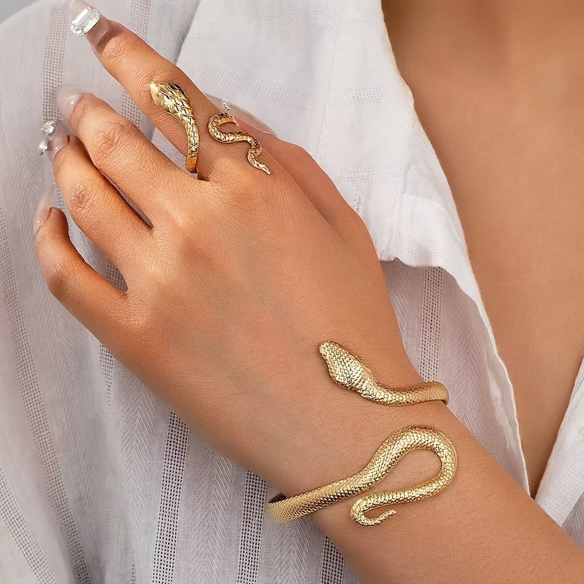 2 PCS Set of Dynamic Snake-Shaped Jewelry for Women, Featuring a Fun Snake-Pattern Bracelet And Ring , Designed with a Golden Plating for a Party- Jewelry Tools Sets