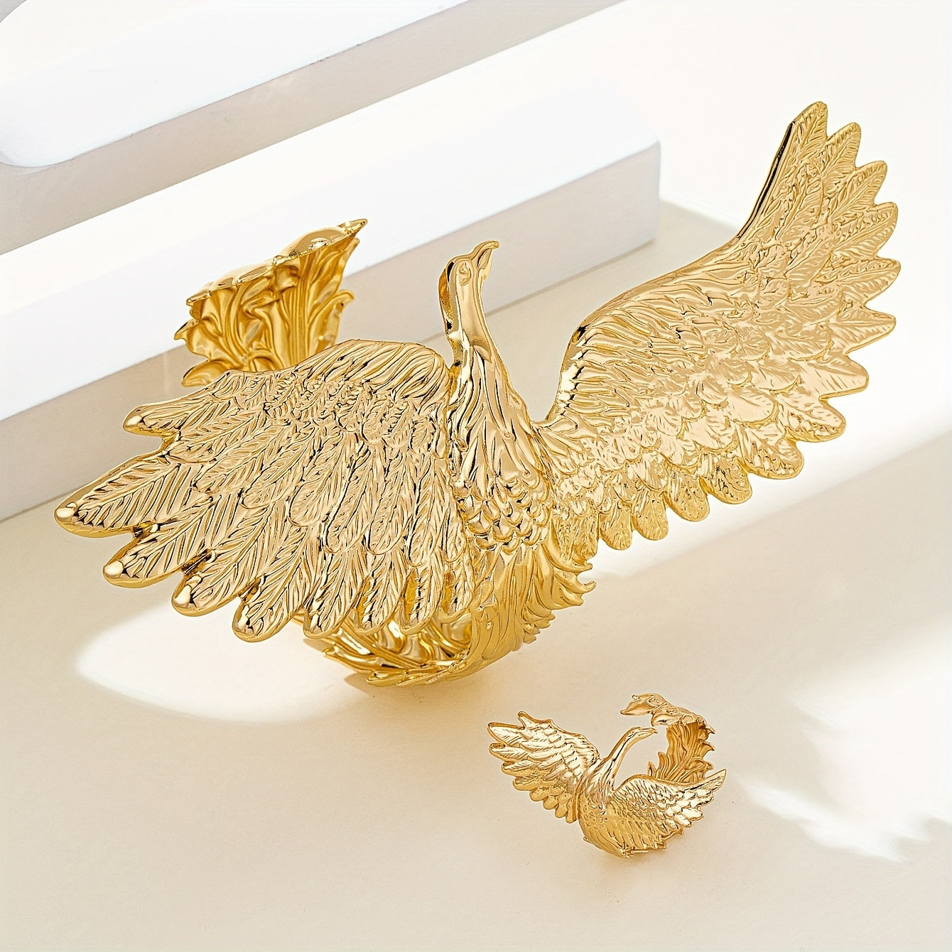 An Exaggerated Punk-Style Design Featuring a Glossy Eagle Mouth Ring, Along with a Unique Retro Geometric Jewelry Set of Golden Bracelets And Rings