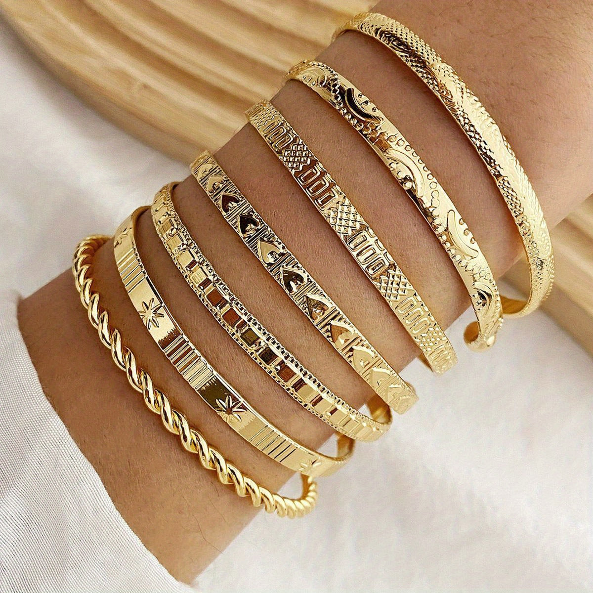 7 PCS Set Golden-Toned Bangle Set - Boho & Punk Style Alloy Open Cuff Bracelets with Arrow,, and Star Patterns for Everyday & Party Wear, Bangle Bracelet Women Jewelry Accessory Sets