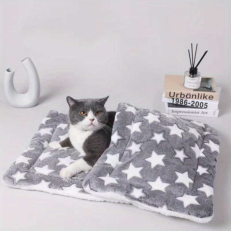 Ultra-Soft & Extra-Thick Plush Pet Mat - Star-Patterned Flannel Cushion for Cats & Dogs, Non-Slip Bottom, Cozy Warmth, Machine Washable, Indoor Comfort for All Breeds, Anti-Slip Pet Accessory | Plush Pet Cushion | Durable Po