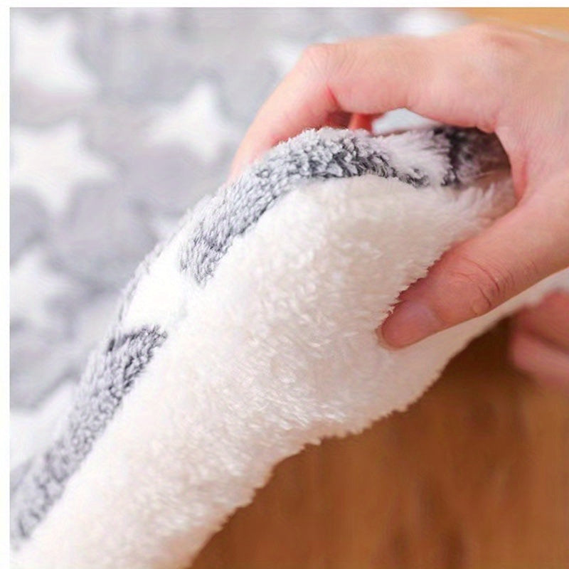 Ultra-Soft & Extra-Thick Plush Pet Mat - Star-Patterned Flannel Cushion for Cats & Dogs, Non-Slip Bottom, Cozy Warmth, Machine Washable, Indoor Comfort for All Breeds, Anti-Slip Pet Accessory | Plush Pet Cushion | Durable Po