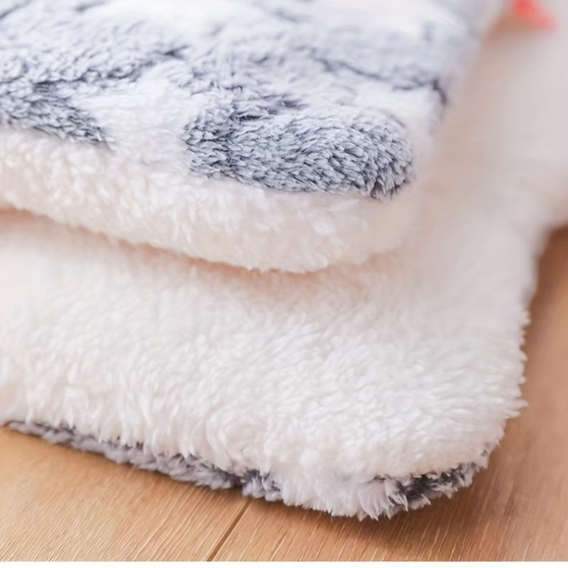 Ultra-Soft & Extra-Thick Plush Pet Mat - Star-Patterned Flannel Cushion for Cats & Dogs, Non-Slip Bottom, Cozy Warmth, Machine Washable, Indoor Comfort for All Breeds, Anti-Slip Pet Accessory | Plush Pet Cushion | Durable Po