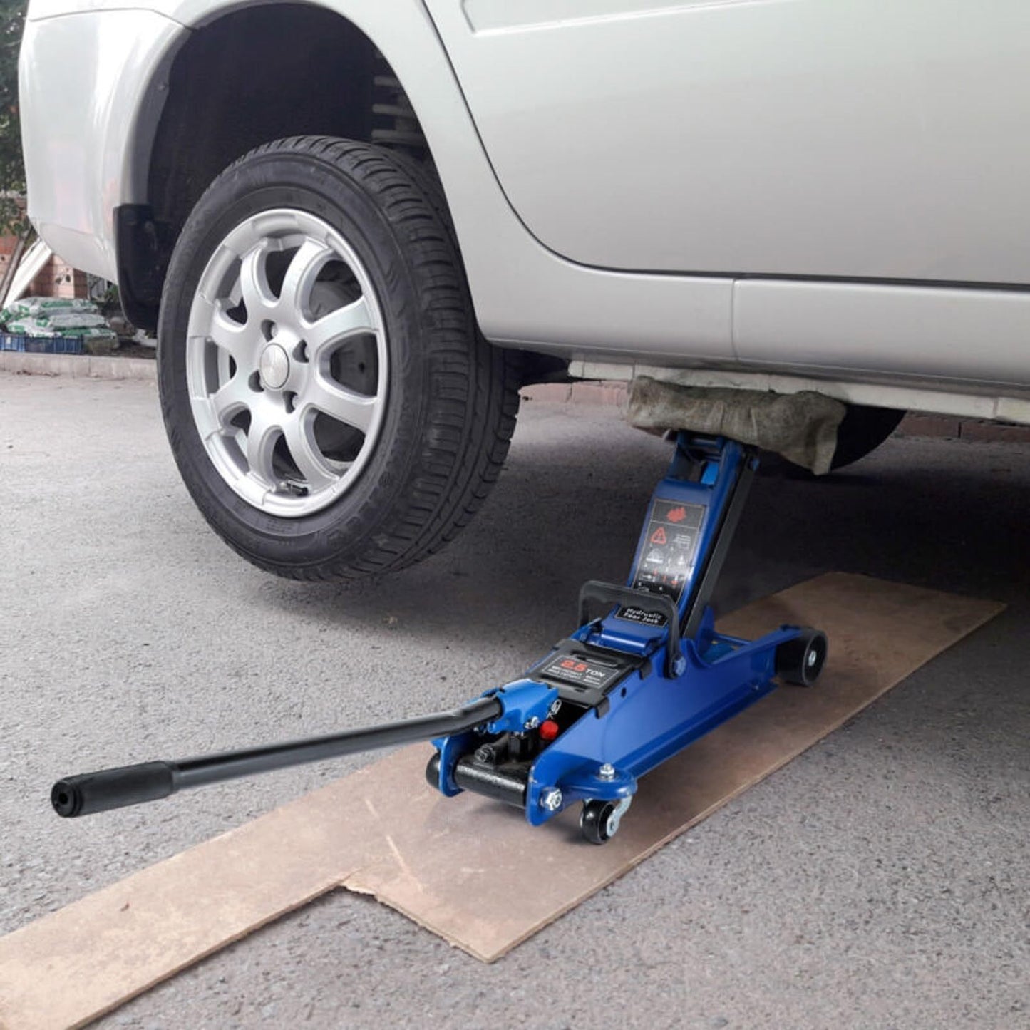 Flat Tire or Mechanical Issues? No Worries, 2.5 Ton Hydraulic Low Profile Floor Jack Heavy Duty Trolley Lift for Car Van Truck Trailer Auto Repairing Garage Tool (Red)