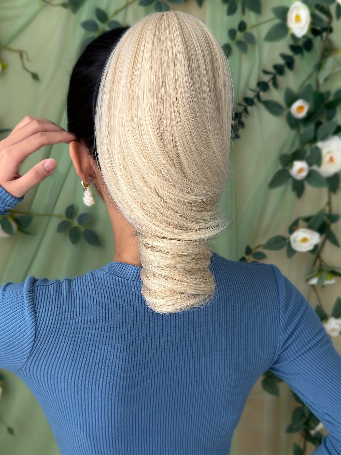 Women's Heat-Resistant Synthetic Hair Extension - 25.4cm Deep Wave Claw Ponytail Wig with 7 Color Options (Black, Brown, Golden, Gray, White, Brown/Black Gradient, | Look For Parties, Daily Use, Easy To Style & Maintain