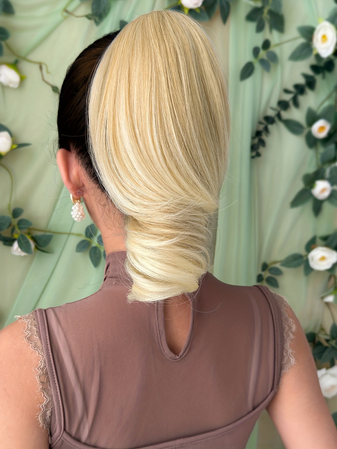 Women's Heat-Resistant Synthetic Hair Extension - 25.4cm Deep Wave Claw Ponytail Wig with 7 Color Options (Black, Brown, Golden, Gray, White, Brown/Black Gradient, | Look For Parties, Daily Use, Easy To Style & Maintain