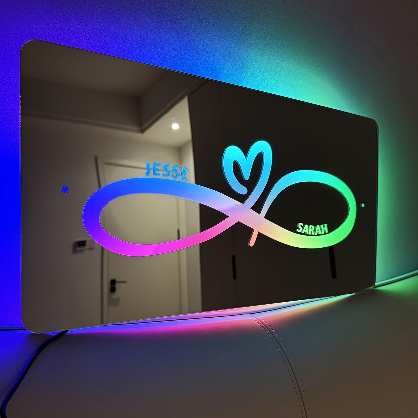 A Personalized USB-Powered Remote-Controlled LED Light Mirror for Couples, Featuring Customizable Names, Perfect for Bedroom Decoration And As a Gift for Valentine's Day Or Birthdays