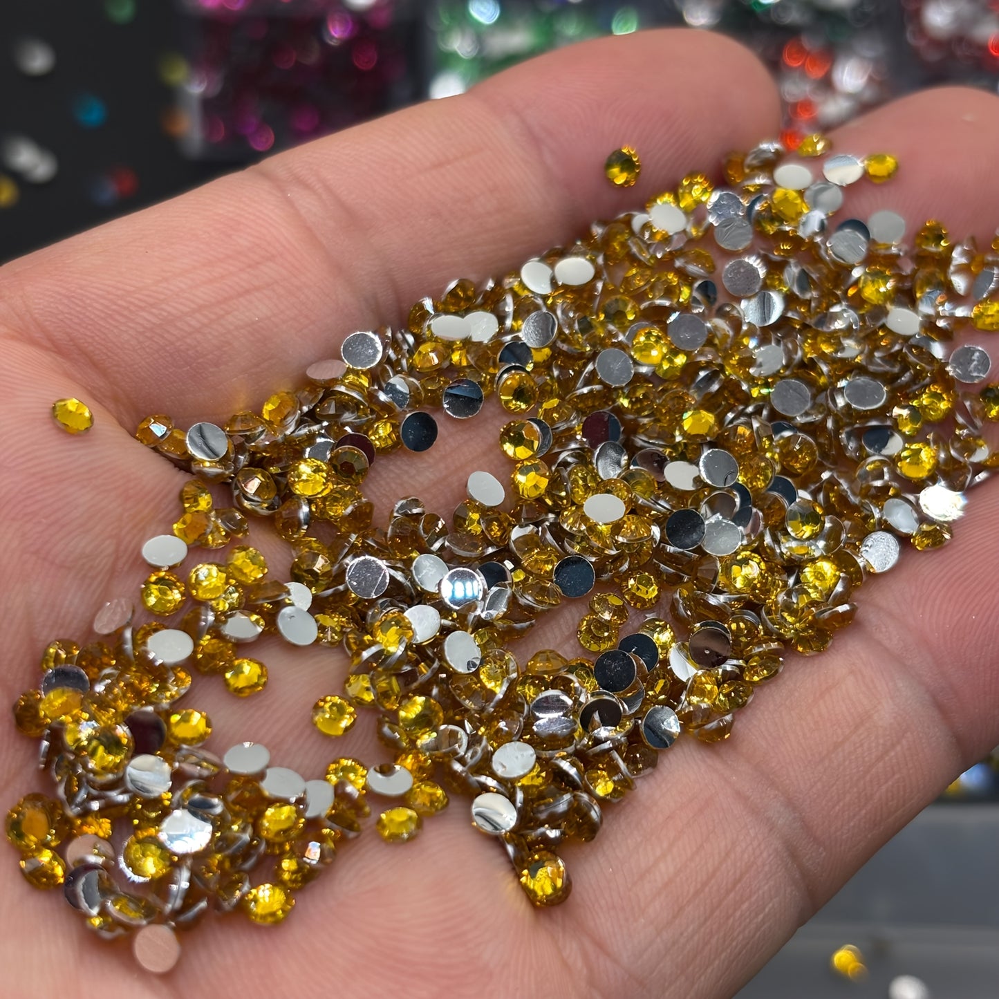 25 Colors / 18600pcs of 5D Resin Round Rhinestones, 3Mm Diameter Silvery Flat-Back Gems, Suitable for Crafts, Coasters, Keychains, Wreaths, Nail Art, And More Creative Projects - a Perfect Match for Your Artistic Creations, N