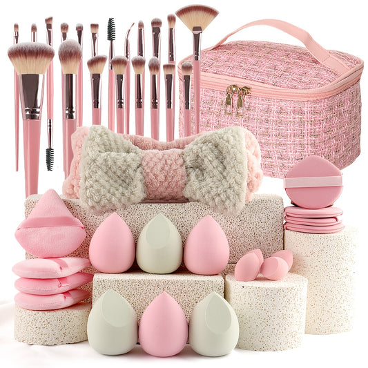 21-40PCS Set Popular Choice of pink makeup kit, the set includes a multi-size soft brush, a variety of makeup eggs, a portable large-capacity travel makeup bag, and a full set of pink Internet celebrity makeup brushes