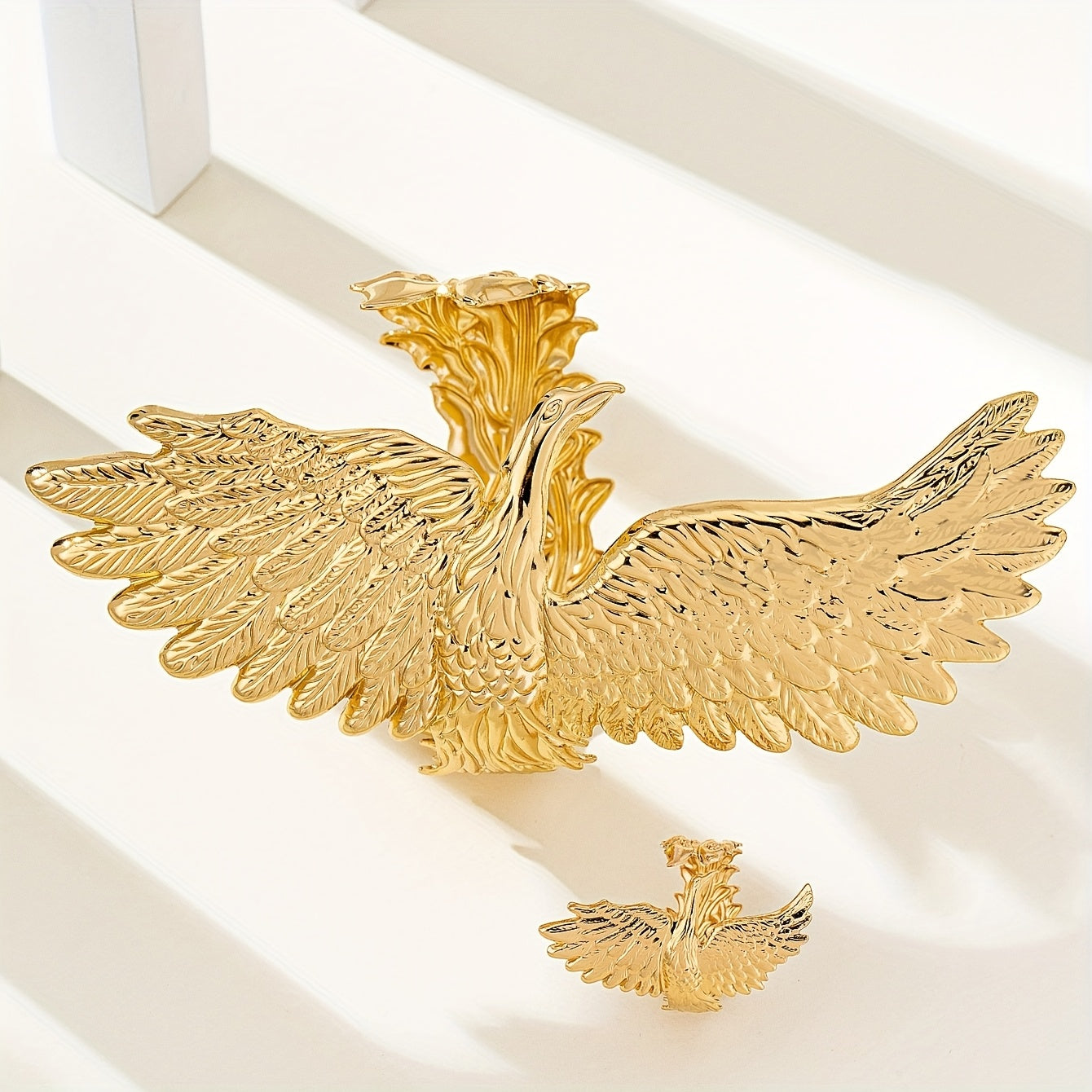An Exaggerated Punk-Style Design Featuring a Glossy Eagle Mouth Ring, Along with a Unique Retro Geometric Jewelry Set of Golden Bracelets And Rings