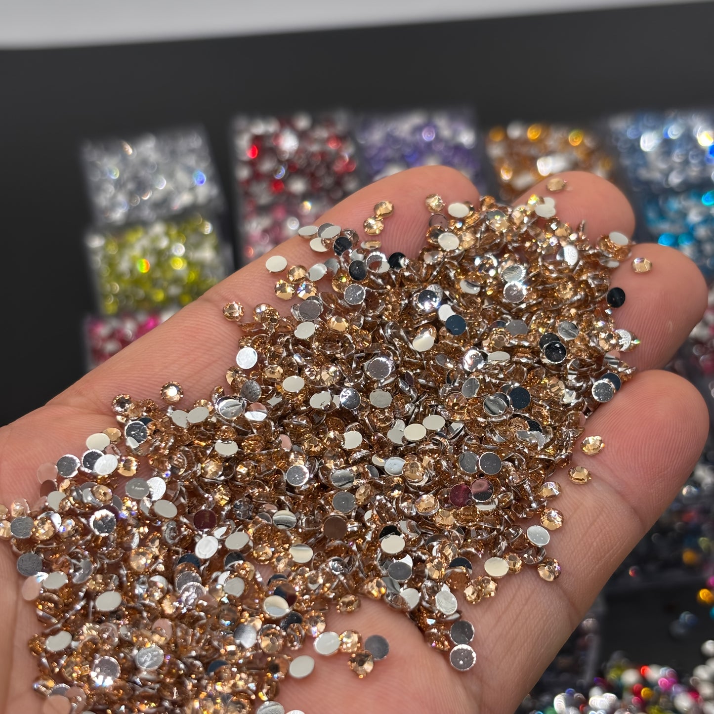 25 Colors / 18600pcs of 5D Resin Round Rhinestones, 3Mm Diameter Silvery Flat-Back Gems, Suitable for Crafts, Coasters, Keychains, Wreaths, Nail Art, And More Creative Projects - a Perfect Match for Your Artistic Creations, N