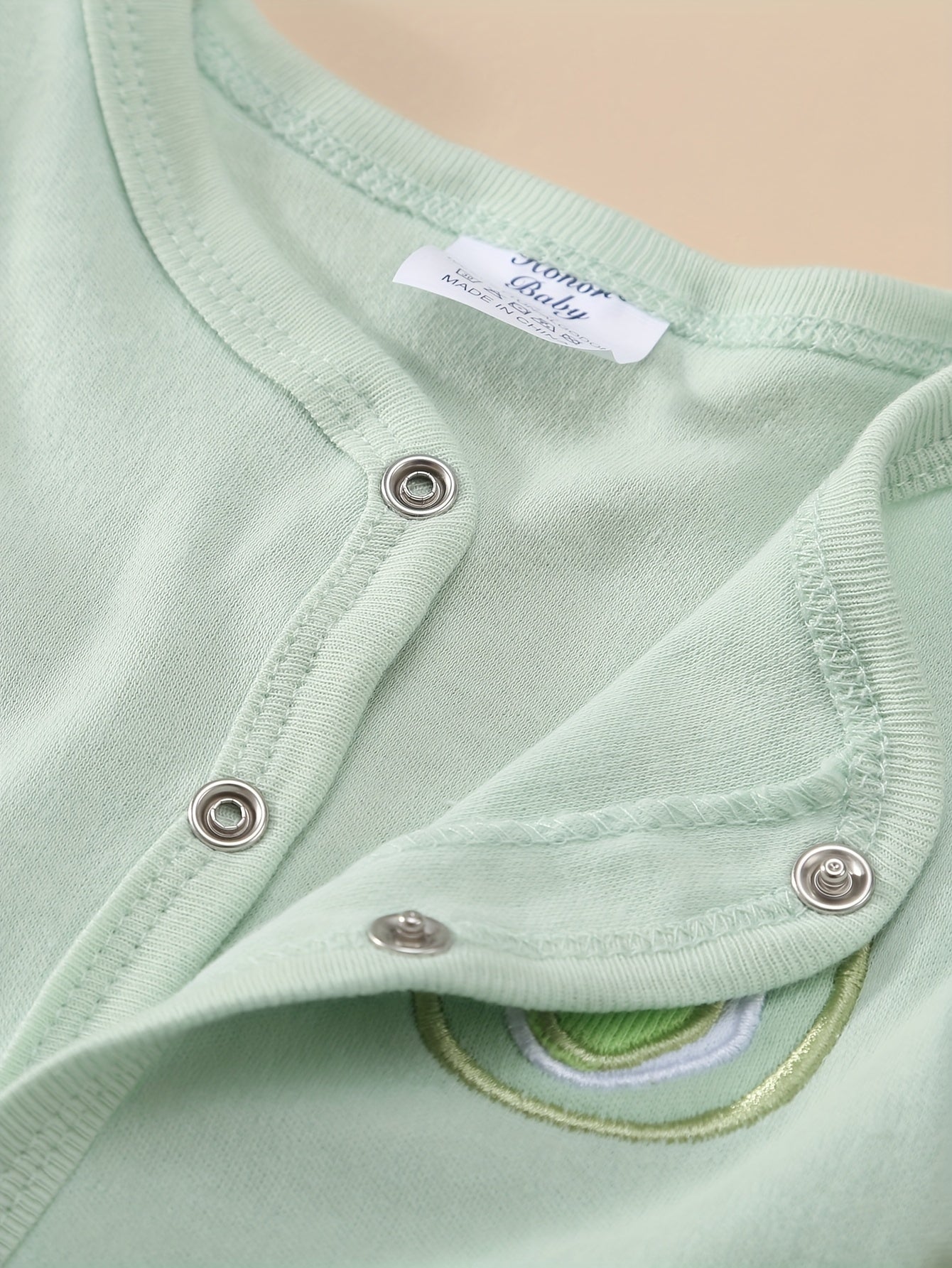 8pcs Set for Boys And Girls Featuring a Comfortable And Soft Cartoon Avocado Print for Spring And Summer, Including Long Romper, Hat, Bib, Socks, Pants, Jacket, Top, And Triangle Bodysuit, for Outdoor