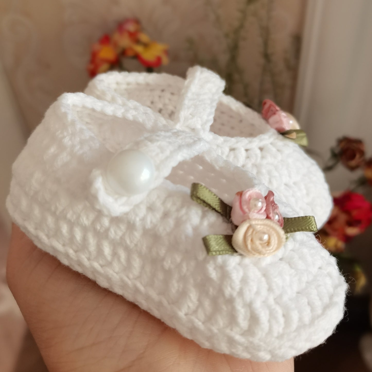 Handmade Baby 's First Walking Shoes - Soft Crochet/ Fabric Floral Snap Closure Baby Booties, White & Pink Newborn Footwear, Spring & Fall Casual Walking Shoes, New Born Shoes, New Born Slipper, New Born Booties, New Born Clo