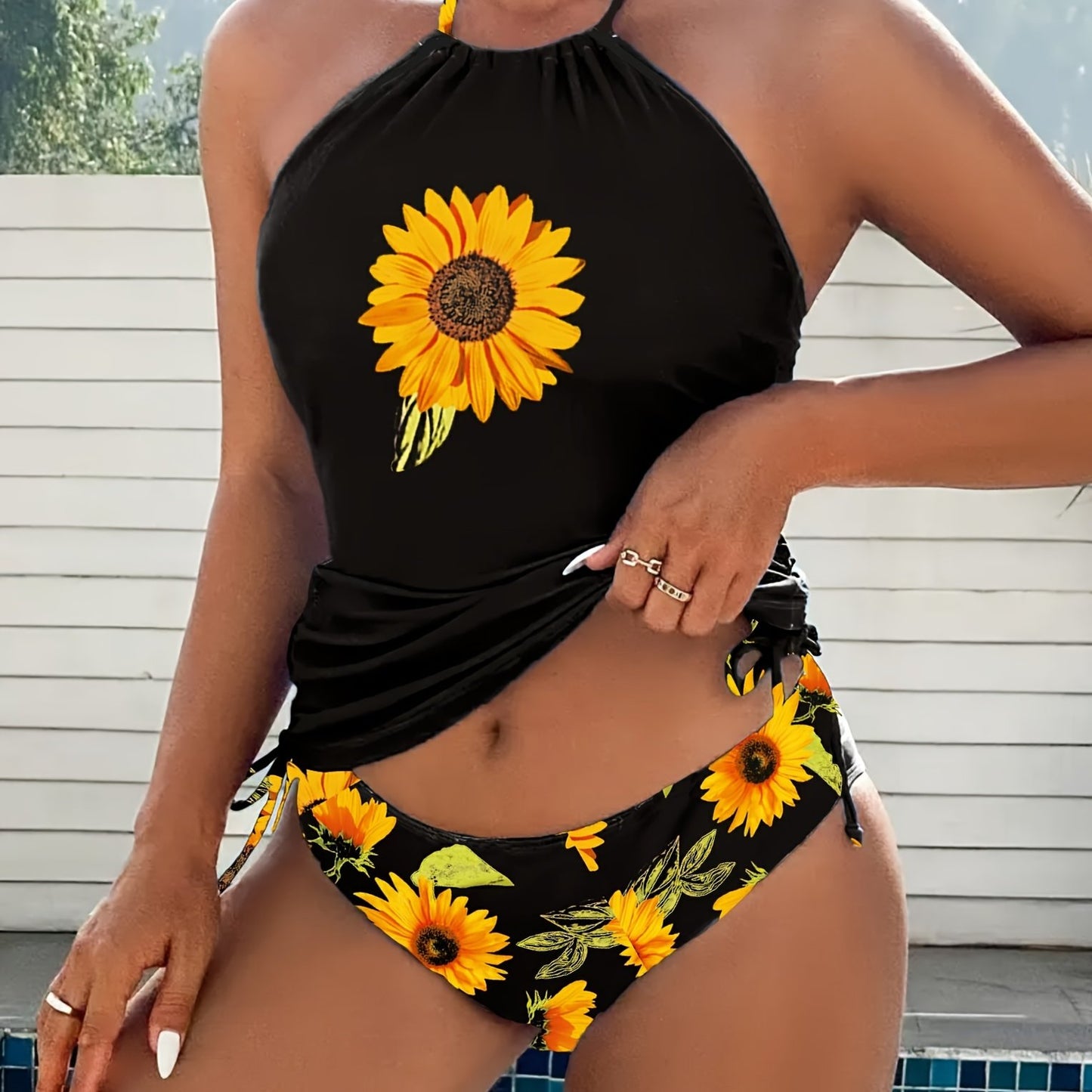 2 PCS Tankini Set S-XL Size Women's Fashion Slimming Halter Neck Sunflower Print Tankini Set, High Stretch Knit Fabric, Casual Floral Lace-Up Swimwear with Conventional Bottom