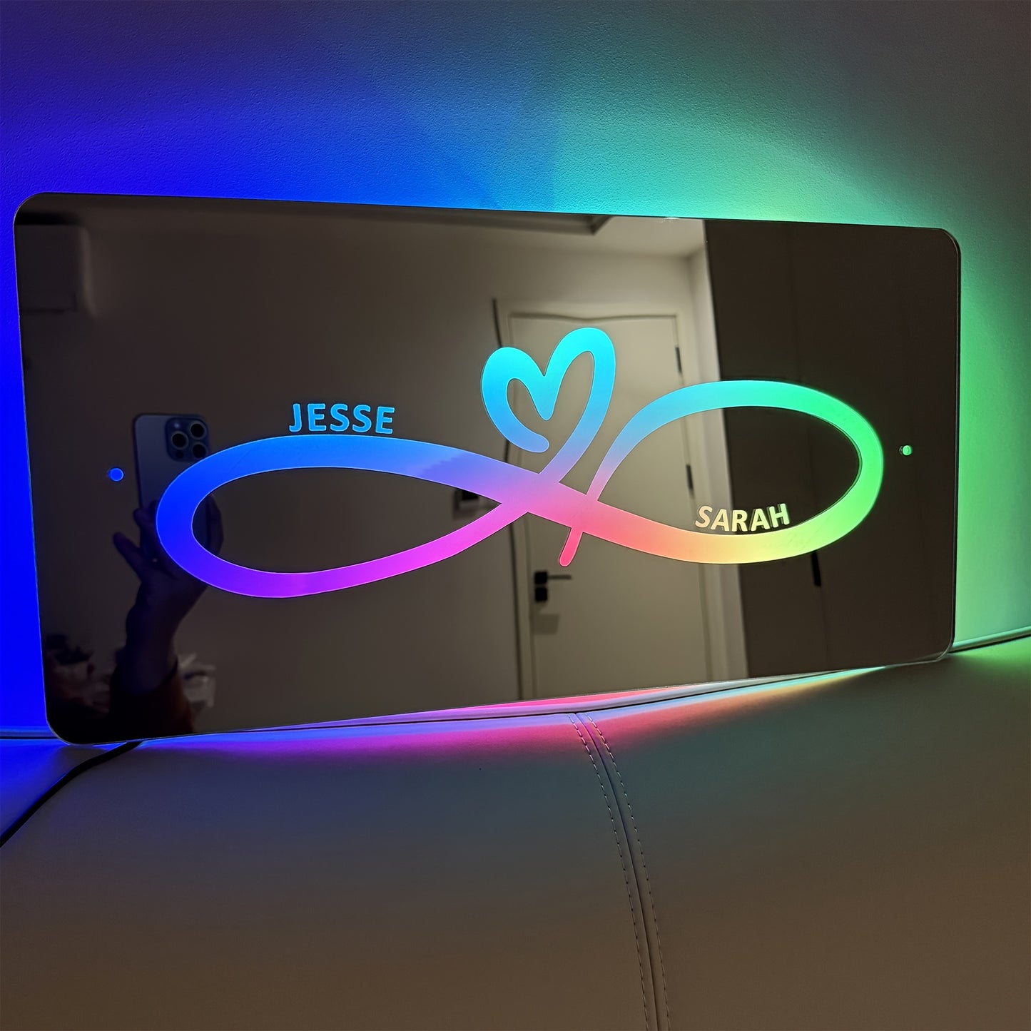 A Personalized USB-Powered Remote-Controlled LED Light Mirror for Couples, Featuring Customizable Names, Perfect for Bedroom Decoration And As a Gift for Valentine's Day Or Birthdays