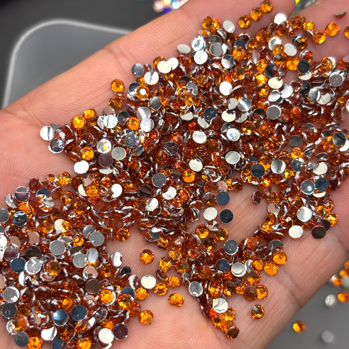 25 Colors / 18600pcs of 5D Resin Round Rhinestones, 3Mm Diameter Silvery Flat-Back Gems, Suitable for Crafts, Coasters, Keychains, Wreaths, Nail Art, And More Creative Projects - a Perfect Match for Your Artistic Creations, N