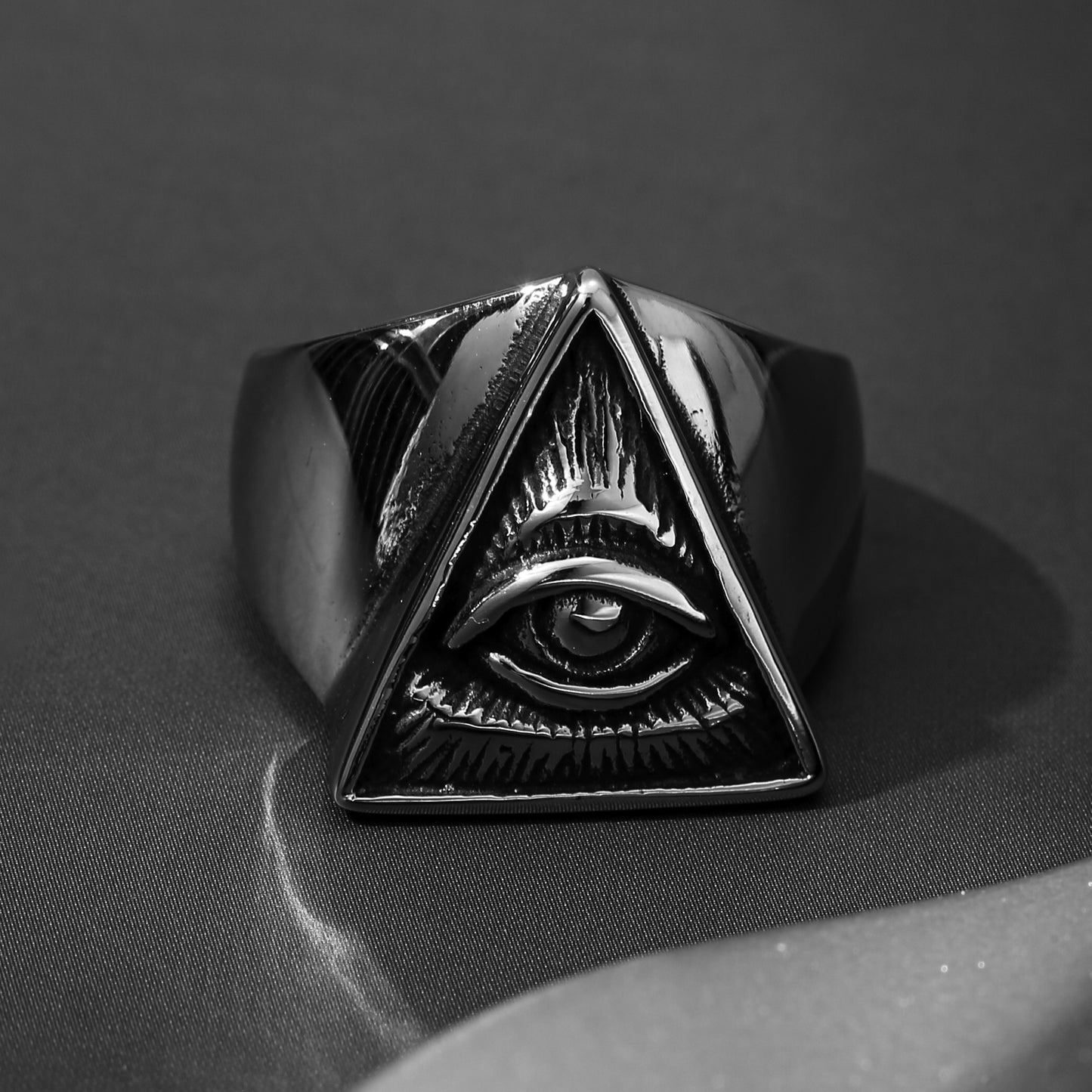 Illuminati Secret Society Women's Men's Ring, Vintage All-Seeing Eye Triangle , Cyberpunk Style, Suitable for Group Ceremonies Gathering Parties,  Jewelry Accessories