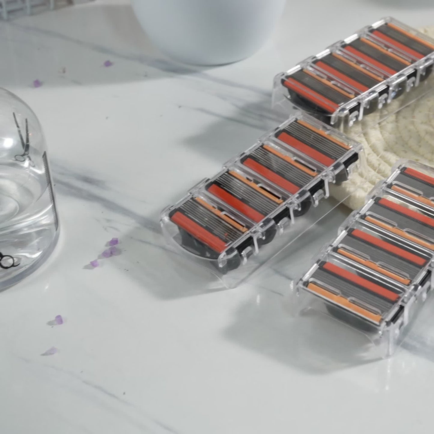 Disposable Razors for Men, Manual Shaving Kit with Refillable Metal Blades Featuring 6 Layers for Grooming Beards And Mustaches - Designed for Easy Use And Cleaning for a Smooth Shave
