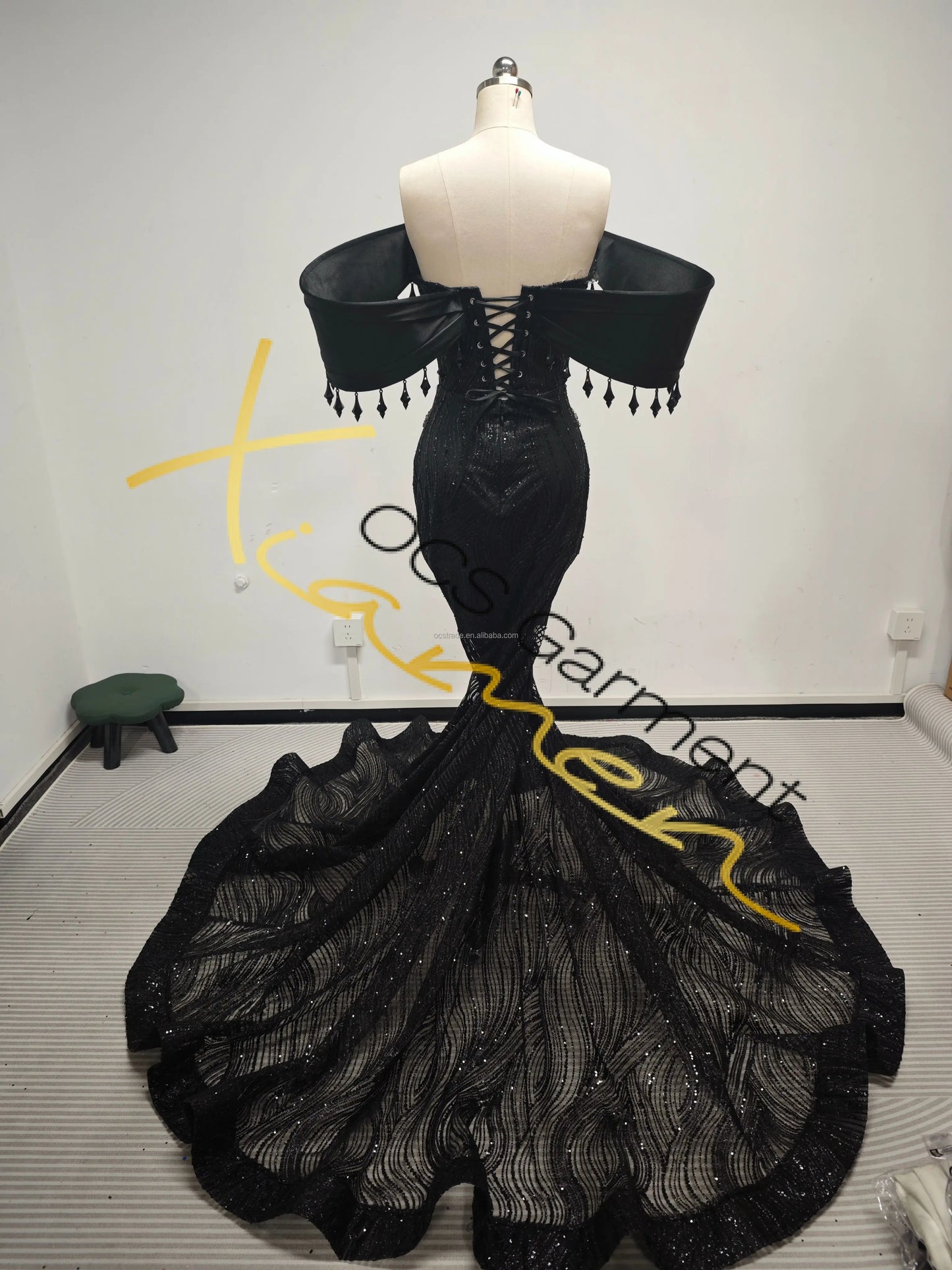 New Arrivals 15 Colors Black Rhinestones Crystal. Appliques Decoration With Hang Off the Shoulder Elegant Prom Dresses Mermaid Ball Gown Red Carpet Celebrities Luxury Apparel Supplies
