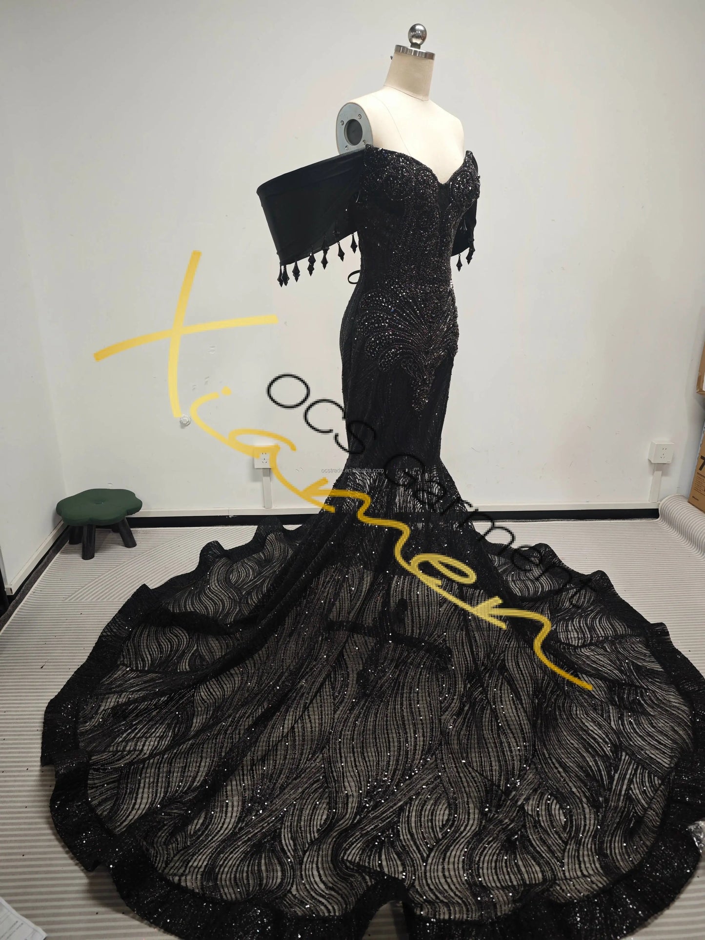 New Arrivals 15 Colors Black Rhinestones Crystal. Appliques Decoration With Hang Off the Shoulder Elegant Prom Dresses Mermaid Ball Gown Red Carpet Celebrities Luxury Apparel Supplies