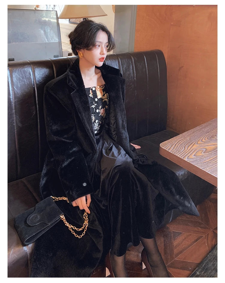 NEW Arrival Korean Fashion  Winter Oversized Long Black Soft Faux Fur Trench Coat for Women Long Sleeve Sashes Casual Stylish Ladies Winter Fashion Apparel Supplies