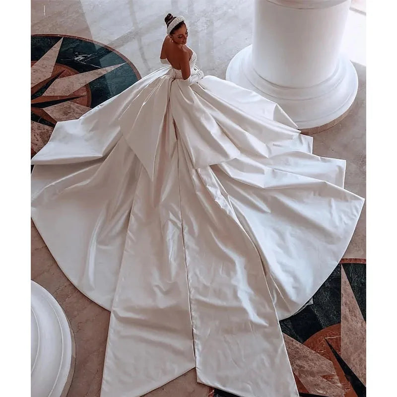 Boutique HOT SALE NEW White Color Luxury  Strapless Pearl Butterfly Tail Chapel Train Satin Gown Wedding Dress Evening Wedding Prom Party Bridal Formal Gown Women Luxury Apparel Supplies