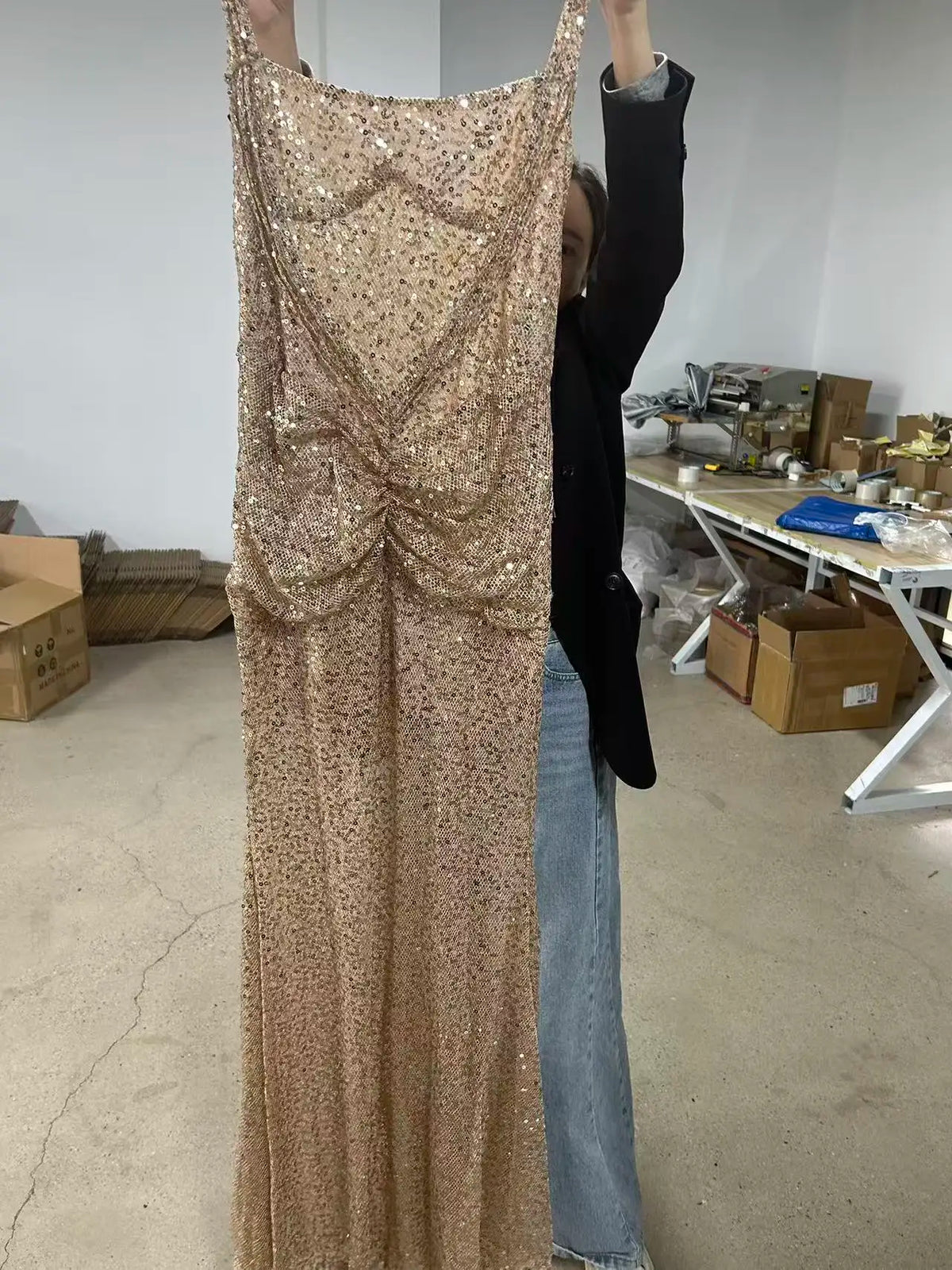 BEST PRICE Luxury Top Quality Cashmere New Sequin Halter Neck Floor-Length Autumn Winter Spring Fashion Evening  Party Red Carpet Celebrities Gowns Ladies Formal Clothing Supplies
