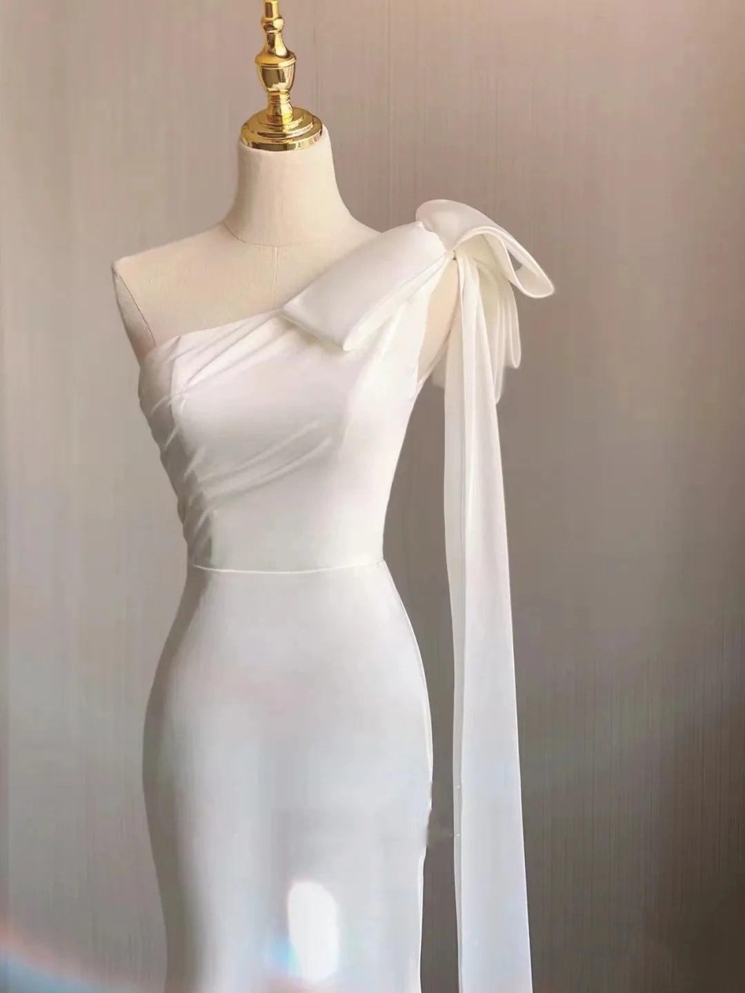 Boutique Gala HOT SALE Customizable Plus Size New Style Slimming One Shoulder French Satin Mermaid Wedding Dress Crystal White Bow Bridal Wedding Evening Party Gown Women Luxury Apparel Supplies